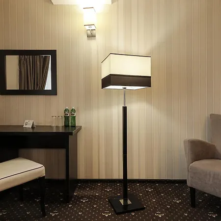 Ferdinand Szálloda 4*
